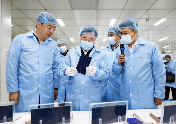 甘肃省委书记、省人大常委会主任胡昌升一行莅临365电竞光伏酒泉工厂调研领导工作