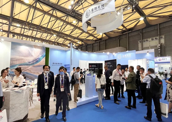 365电竞光伏初次亮相SNEC光伏大会暨(上海)展览会，超高人气见证品牌实力！